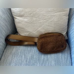 Lululemon Everywhere Bag in Burnt Caramel Colour (1L) Fleece